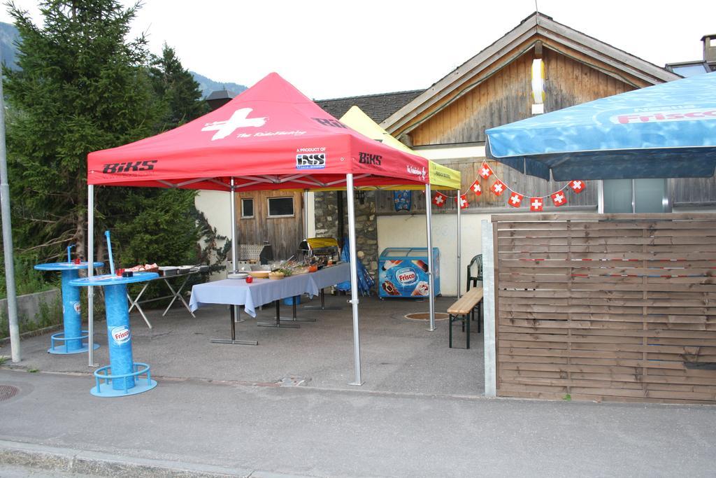 Hostel Sporti Grusch Exterior foto